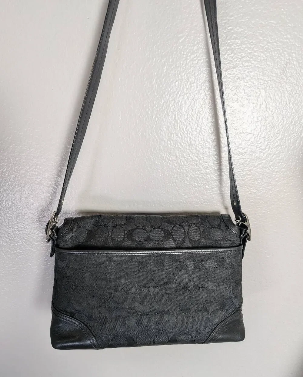 Coach Hamptons Signature Black Turnlock Flap Shoulder/Crossbody Bag #F13066